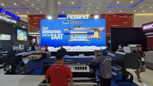 Mesin digital printing untuk kebutuhan produksi